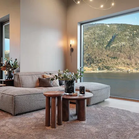 Penthouse With Fjord View And Parking Sogndal