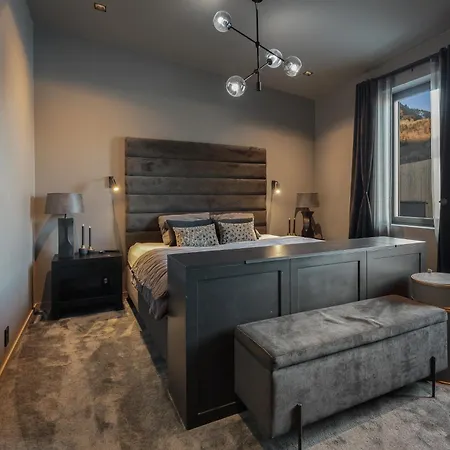 Penthouse With Fjord View And Parking Sogndal