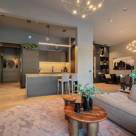 Penthouse With Fjord View And Parking سوغندال