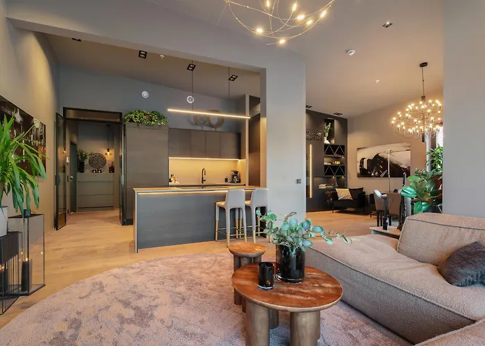 Penthouse With Fjord View And Parking Sogndal