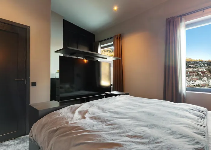 Penthouse With Fjord View And Parking Lägenhet Sogndal